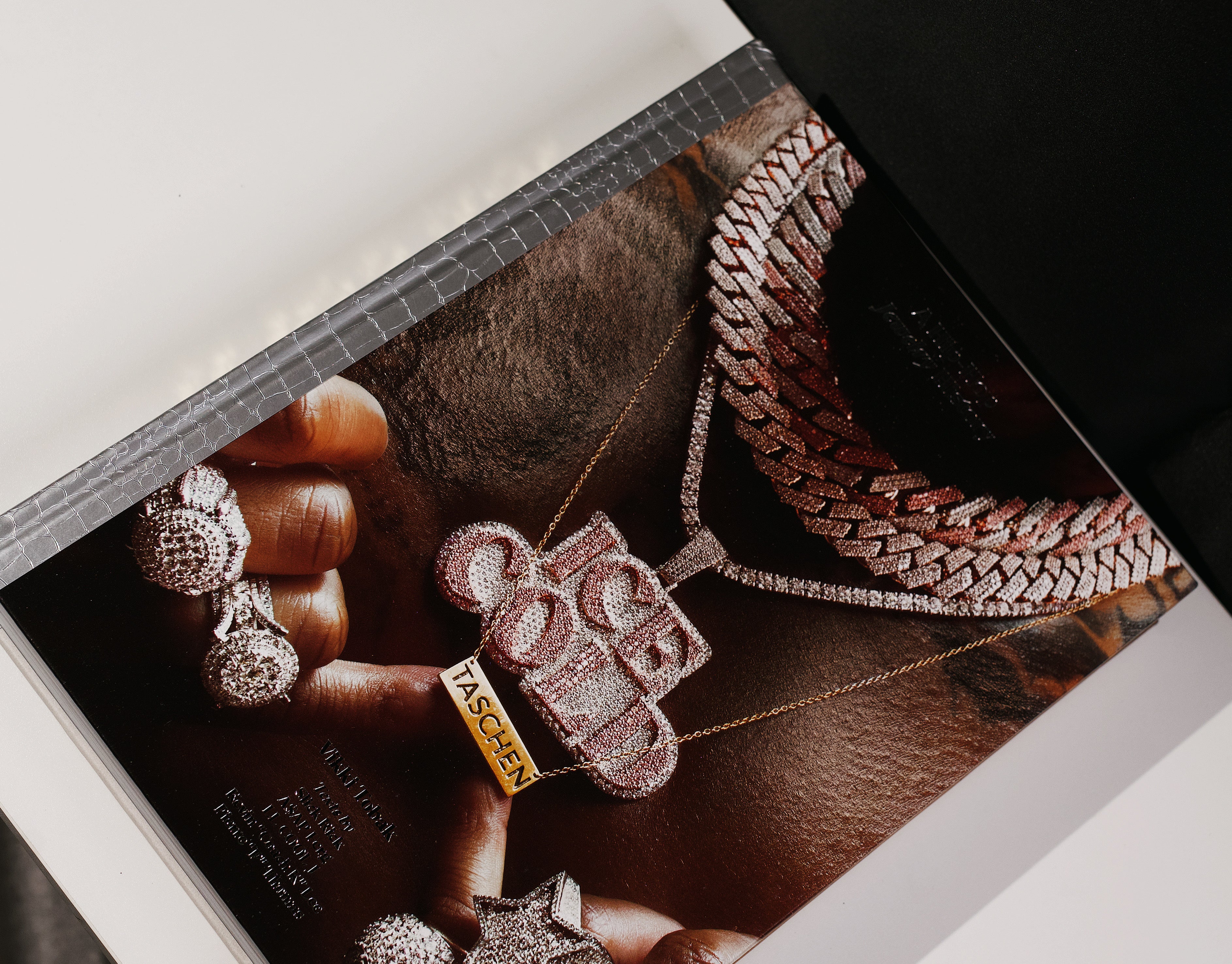 Taschen – Kicking It ATX