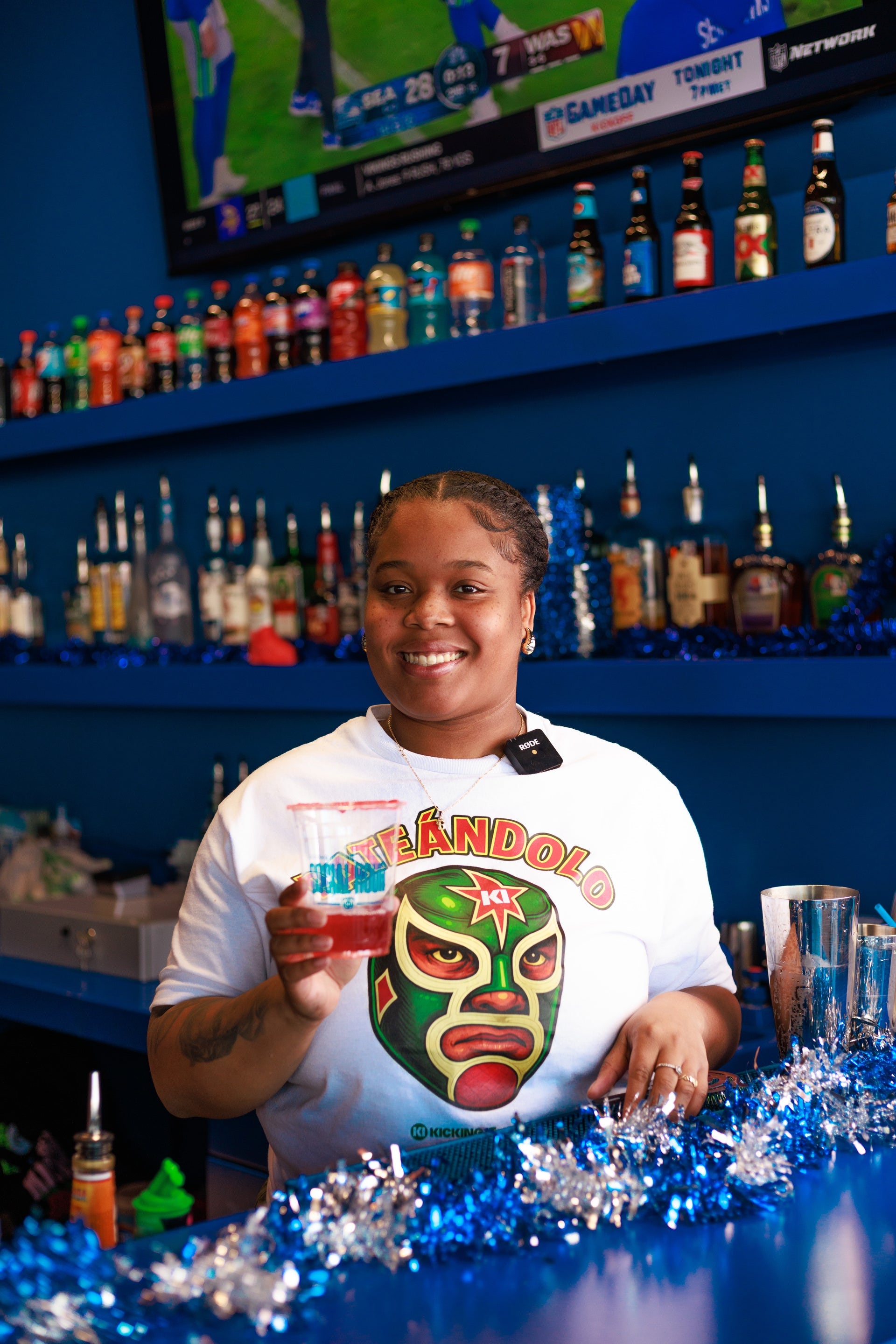 Holiday Social Hour: “Mistletoe Kiss”