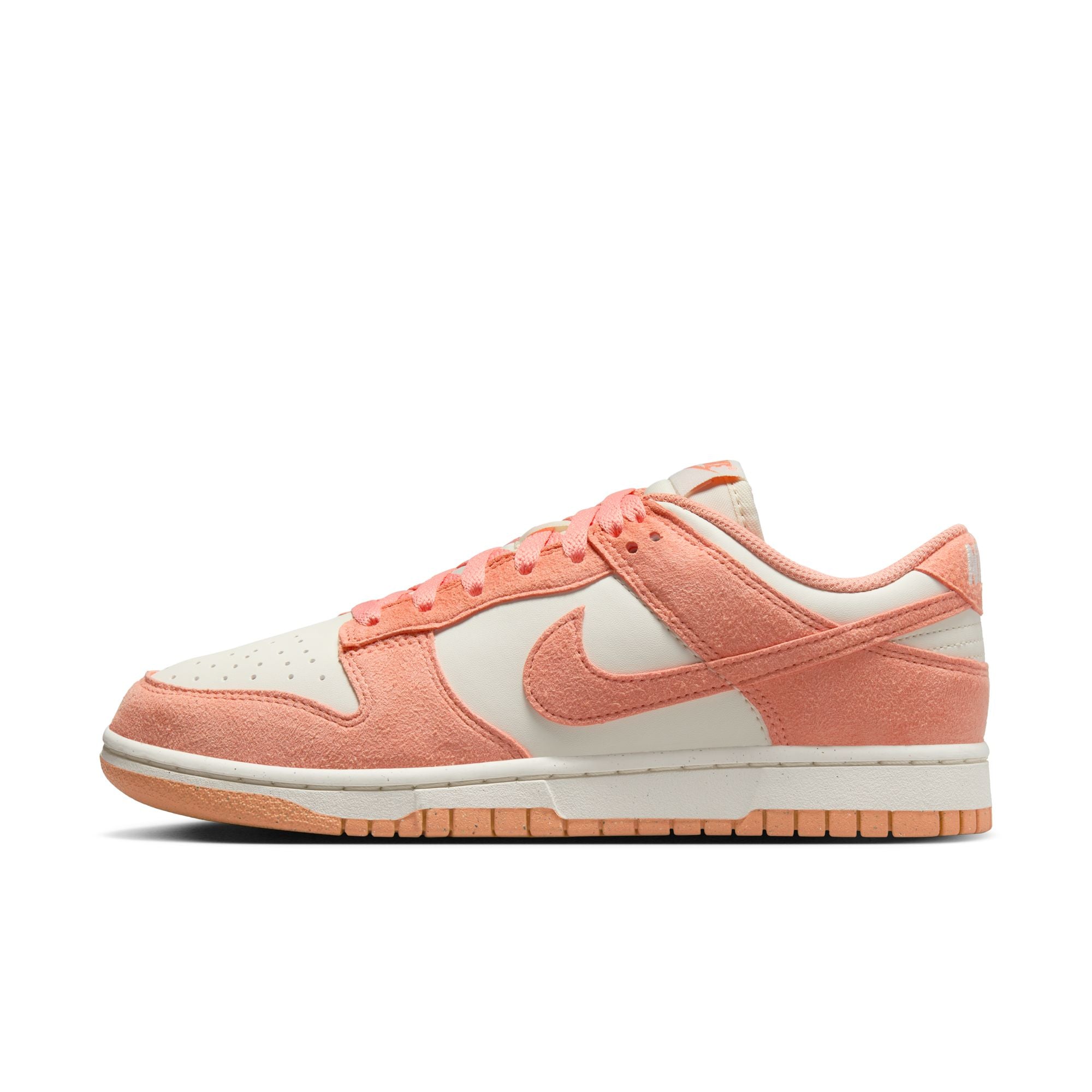 W Dunk Low