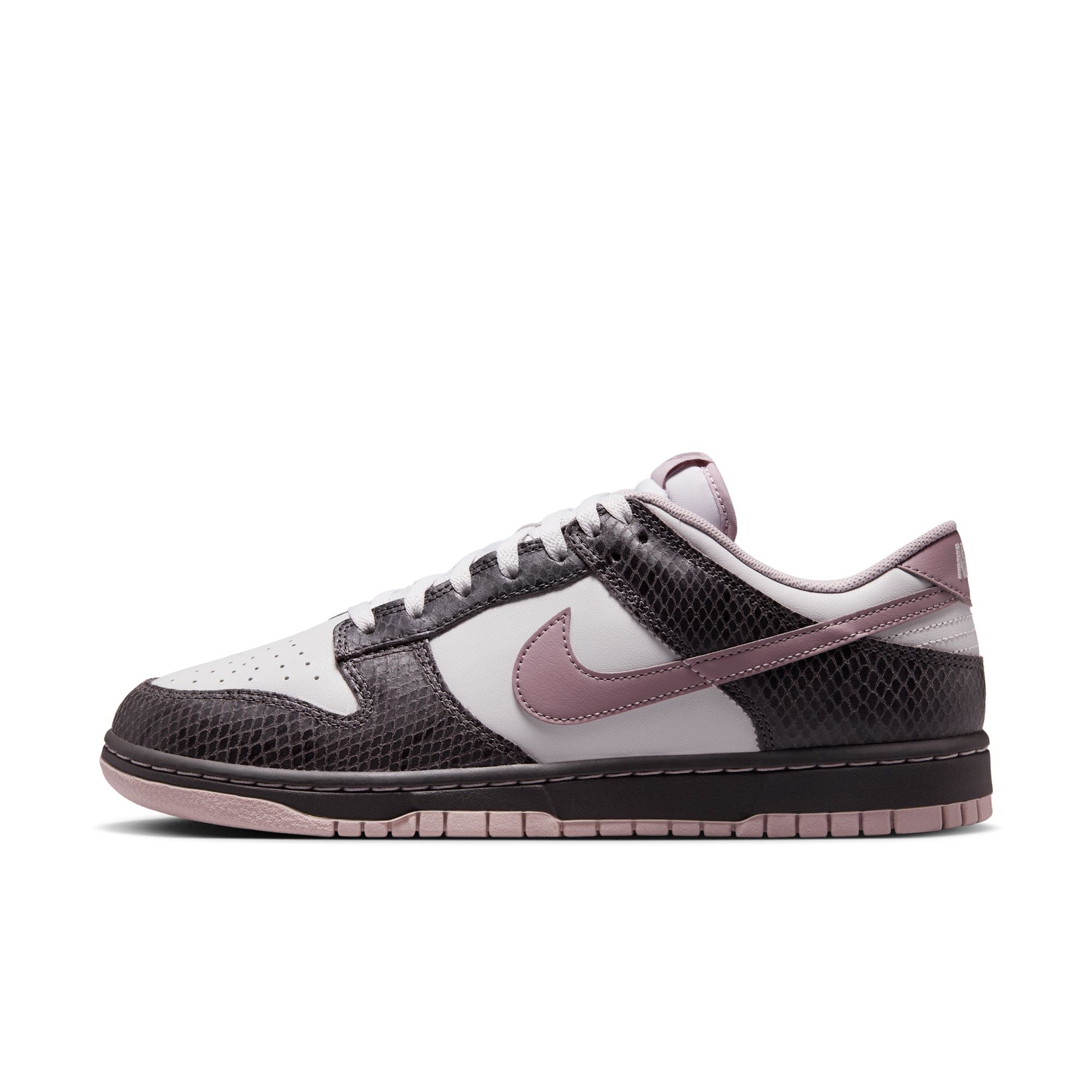 Nike Dunk Low SE