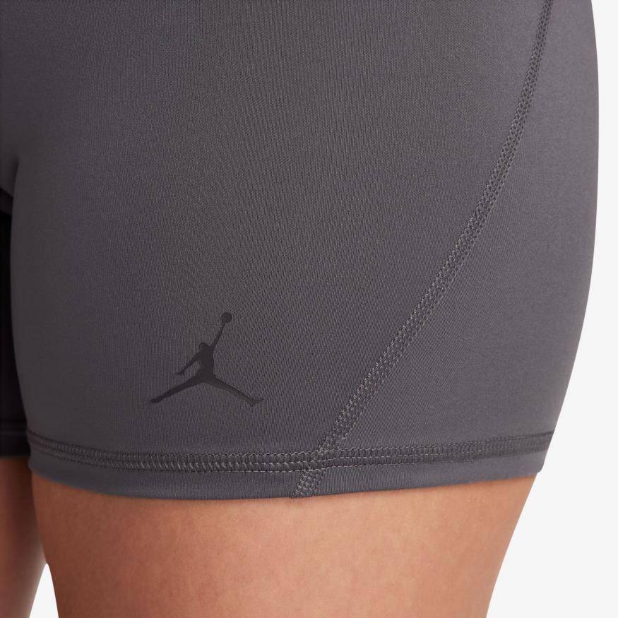 Jordan Sport Women's 5" Shorts