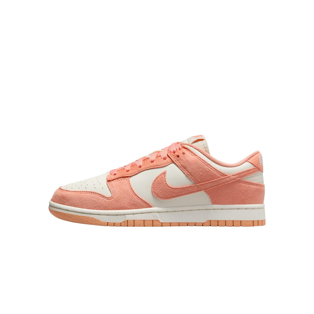 W Nike Dunk Low